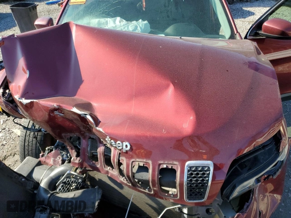 2019 Jeep Cherokee Latitude Plus with VIN 1C4PJLLN3KD147512, listed as a Copart auction lot 85783124 with 109,606 mi miles and Salvage title. Bid and sale history available at DreamBid. Image 13.