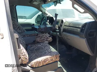 2017 Ford F-250 XLT с VIN 1FT7X2B64HED35283, выставлен на аукционе IAAI как лот 42292819 с пробегом 241 343 миль миль и . История ставок и продаж доступна на DreamBid. Изображение 5.