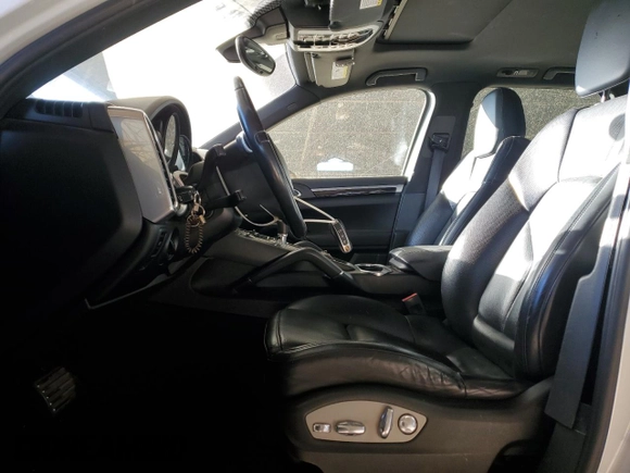 2012 Porsche Cayenne S Hybrid with VIN WP1AE2A28CLA93790, listed as a Copart auction lot 42040485 with 150,816 mi miles and Clean title. Bid and sale history available at DreamBid. Image 7.
