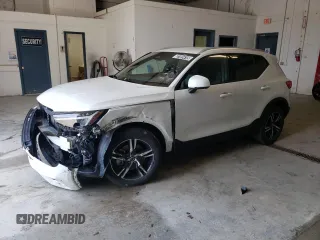 2023 Volvo XC40 Core with VIN YV4L12UK3P2959552, listed as a Copart auction lot 62191415 with 5,900 mi miles and Clean title. Bid and sale history available at DreamBid. Image 1.