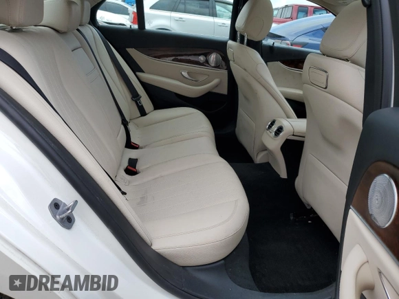 2019 Mercedes-Benz E 300 z VIN WDDZF4KBXKA489277, wystawiony jako Copart lot #58079675 z przebiegiem 75 384 mil mil oraz Szkoda całkowita • Salvage title. Historia ofert i sprzedaży dostępna na DreamBid. Obrazek 10.