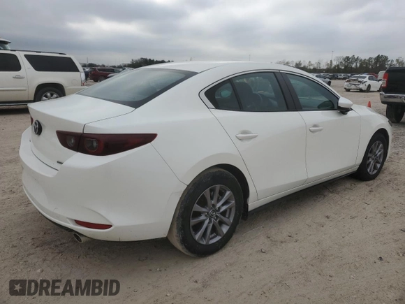 2022 Mazda 3 S with VIN 3MZBPAAL4NM307238, listed as a Copart auction lot 86509444 with 31,607 mi miles and Salvage title. Bid and sale history available at DreamBid. Image 3.
