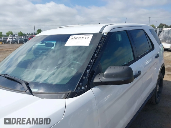 2013 Ford Utility Police Interceptor with VIN 1FM5K8AR1DGC63408, listed as a IAAI auction lot 42075944 with 155,382 mi miles. Bid and sale history available at carsss.com. Image 18.