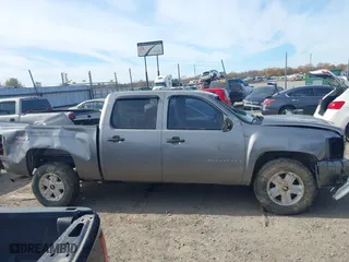 2007 Chevrolet Silverado 1500 LTZ with VIN 2GCEK13M071609477, listed as a IAAI auction lot 41042020 with 193,095 mi miles. Bid and sale history available at carsss.com. Image 12.