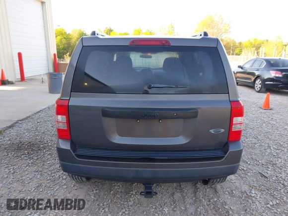2015 Jeep Patriot Sport z VIN 1C4NJPBA4FD192171, wystawiony jako IAAI lot #42041383 z przebiegiem 137 105 mil mil oraz . Historia ofert i sprzedaży dostępna na DreamBid. Obrazek 17.