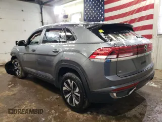 2024 Volkswagen Atlas SE with VIN 1V2LE2CA2RC202122, listed as a Copart auction lot 82377044 with 21,184 mi miles and Salvage title. Bid and sale history available at DreamBid. Image 2.