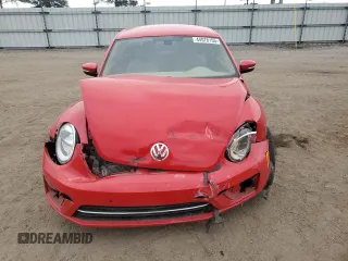 2017 Volkswagen Beetle 1.8T SE with VIN 3VWJ17AT2HM613942, listed as a Copart auction lot 44078155 with 43,321 mi miles and Salvage Title. Bid and sale history available at carsss.com. Image 5.