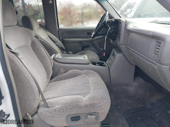 1999 Chevrolet Silverado 1500 LS with VIN 2GCEC19T9X1256894, listed as a IAAI auction lot 41526987 with 393,052 mi miles. Bid and sale history available at carsss.com. Image 5.