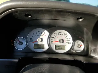 2007 Ford Escape Hybrid z VIN 1FMCU59HX7KB78516, wystawiony jako Copart lot #88585615 z przebiegiem 440 082 mil mil oraz Czysty tytuł • Clean title. Historia ofert i sprzedaży dostępna na DreamBid. Obrazek 9.