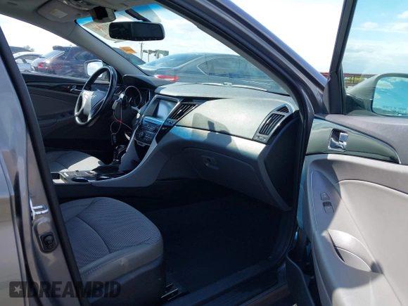 2014 Hyundai Sonata SE with VIN 5NPEC4AC7EH922630, listed as a IAAI auction lot 42070649 with 137,753 mi miles and . Bid and sale history available at DreamBid. Image 5.