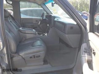 2004 Chevrolet Tahoe LT with VIN 1GNEC13Z24J249971, listed as a IAAI auction lot 42021072 with 367,657 mi miles. Bid and sale history available at carsss.com. Image 5.