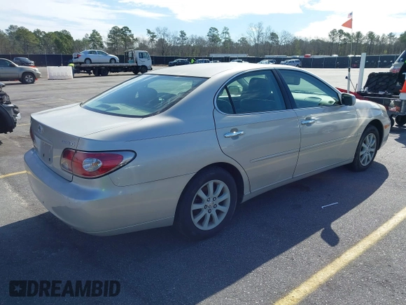 2004 Lexus ES 330 with VIN JTHBA30GX45045913, listed as a IAAI auction lot 41747664 with 173,544 mi miles. Bid and sale history available at carsss.com. Image 4.