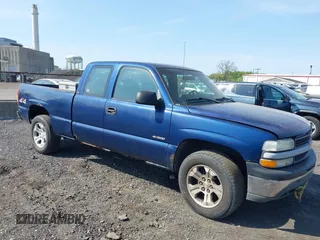 2002 Chevrolet Silverado 1500 LS with VIN 2GCEK19V321260565, listed as a IAAI auction lot 42151550 with 117,350 mi miles. Bid and sale history available at carsss.com. Image 6.
