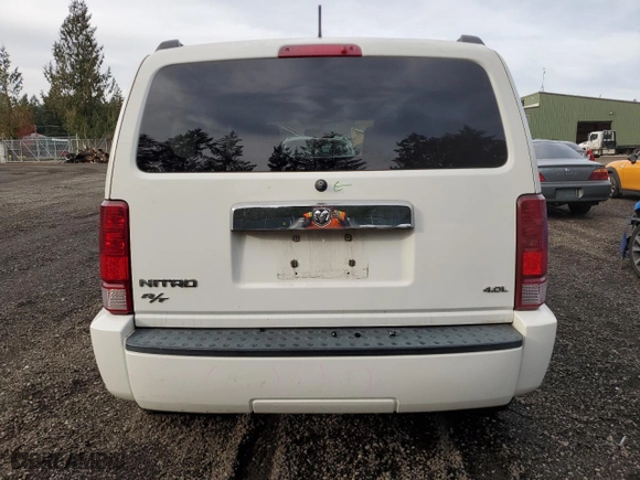 2007 Dodge Nitro R/T with VIN 1D8GT58677W730945, listed as a Copart auction lot 79094734 with 186,602 mi miles and Salvage Title. Bid and sale history available at carsss.com. Image 6.