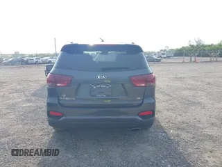 2020 Kia Sorento S z VIN 5XYPG4A54LG706009, wystawiony jako IAAI lot #42168923 z przebiegiem 55 514 mil mil oraz . Historia ofert i sprzedaży dostępna na DreamBid. Obrazek 16.