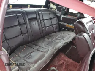 1981 Cadillac Fleetwood z VIN 1G6AB4790B9242220, wystawiony jako Copart lot #88823935 z przebiegiem 57 484 mil mil oraz Szkoda całkowita • Salvage title. Historia ofert i sprzedaży dostępna na DreamBid. Obrazek 10.