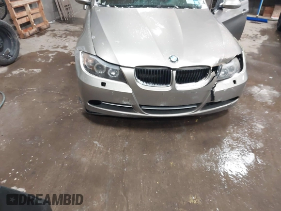 2008 BMW 3 Series 335xi with VIN WBAVD53528A253497, listed as a IAAI auction lot 41377661 with 136,677 mi miles. Bid and sale history available at carsss.com. Image 6.