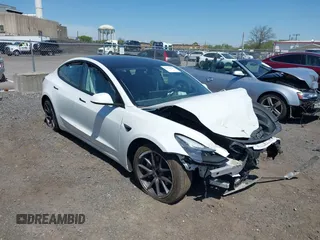 2023 Tesla Model 3 z VIN 5YJ3E1EA5PF553275, wystawiony jako IAAI lot #42132154 z przebiegiem Nie podano mil oraz . Historia ofert i sprzedaży dostępna na DreamBid. Obrazek 1.