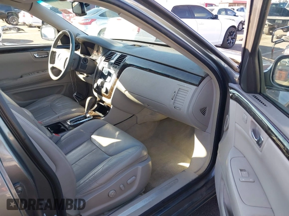 2008 Cadillac DTS 1SA z VIN 1G6KD57Y08U186328, wystawiony jako IAAI lot #41618974 z przebiegiem 71 920 mil mil oraz . Historia ofert i sprzedaży dostępna na DreamBid. Obrazek 5.