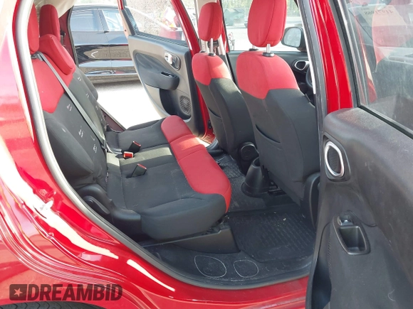 2015 FIAT 500L Pop with VIN ZFBCFAAH0FZ031648, listed as a IAAI auction lot 41971968 with 91,748 mi miles. Bid and sale history available at carsss.com. Image 8.