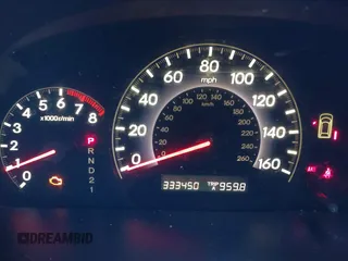 2005 Honda Odyssey LX with VIN 5FNRL38255B131729, listed as a IAAI auction lot 41880067 with 333,450 mi miles. Bid and sale history available at carsss.com. Image 7.