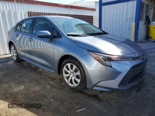 2025 Toyota Corolla LE z VIN 5YFB4MDE3SP263330, wystawiony jako Copart lot #57139395 z przebiegiem 6433 mil mil oraz Czysty tytuł • Clean title. Historia ofert i sprzedaży dostępna na DreamBid. Obrazek 4.