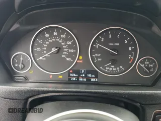 2013 BMW 3 Series 328i z VIN WBA3C1C55DF438319, wystawiony jako Copart lot #55293335 z przebiegiem 88 100 mil mil oraz Szkoda całkowita • Salvage title. Historia ofert i sprzedaży dostępna na DreamBid. Obrazek 9.