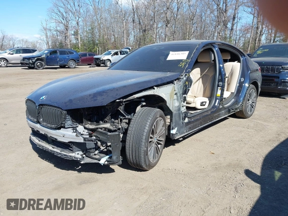 2019 BMW 5 Series 530i xDrive z VIN WBAJA7C55KG912518, wystawiony jako IAAI lot #41846385 z przebiegiem 58 262 mil mil oraz . Historia ofert i sprzedaży dostępna na DreamBid. Obrazek 2.