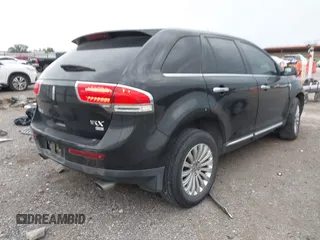 2011 Lincoln MKX with VIN 2LMDJ8JK1BBJ21327, listed as a IAAI auction lot 39778150 with 191,013 mi miles. Bid and sale history available at carsss.com. Image 4.