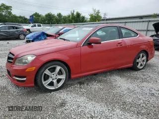 2015 Mercedes-Benz C 250 z VIN WDDGJ4HB6FG367726, wystawiony jako Copart lot #58392385 z przebiegiem 154 617 mil mil oraz Szkoda całkowita • Salvage title. Historia ofert i sprzedaży dostępna na DreamBid. Obrazek 1.