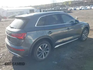 2023 Audi Q5 S line Premium Plus z VIN WA1EAAFY5P2133268, wystawiony jako IAAI lot #42043262 z przebiegiem 21 664 mil mil oraz . Historia ofert i sprzedaży dostępna na DreamBid. Obrazek 4.