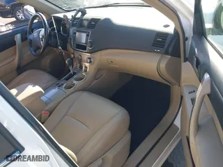 2013 Toyota Highlander with VIN 5TDZK3EH4DS110912, listed as a IAAI auction lot 41369190 with 183,753 mi miles. Bid and sale history available at carsss.com. Image 5.
