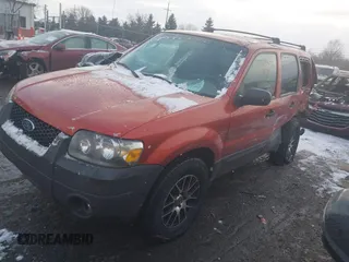 2006 Ford Escape XLT with VIN 1FMYU03Z66KD02998, listed as a IAAI auction lot 41414402 with 102,147 mi miles. Bid and sale history available at carsss.com. Image 2.