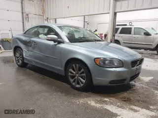 2010 Volvo C70 with VIN YV1672MC5AJ093125, listed as a IAAI auction lot 41459887 with 107,944 mi miles. Bid and sale history available at carsss.com. Image 1.