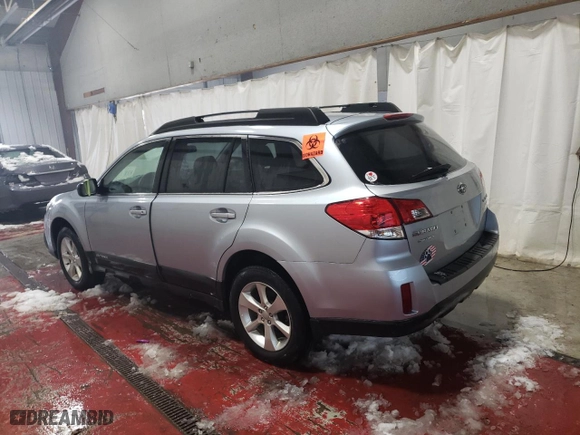 2014 Subaru Outback 2.5i with VIN 4S4BRBAC4E3234002, listed as a Copart auction lot 45196685 with 111,045 mi miles and Clean Title. Bid and sale history available at carsss.com. Image 2.