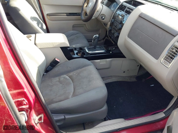 2008 Mazda Tribute Touring with VIN 4F2CZ02Z28KM25492, listed as a IAAI auction lot 42100730 with 231,093 mi miles. Bid and sale history available at carsss.com. Image 5.