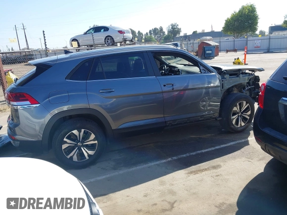 2024 Volkswagen Atlas SE z VIN 1V2LE2CA5RC225216, wystawiony jako IAAI lot #42156315 z przebiegiem 29 742 mil mil oraz . Historia ofert i sprzedaży dostępna na DreamBid. Obrazek 14.