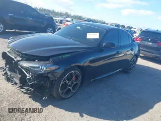 2022 Alfa Romeo Giulia Veloce with VIN ZARFAMBN3N7666099, listed as a IAAI auction lot 41185602 with 31,527 mi miles. Bid and sale history available at carsss.com. Image 18.