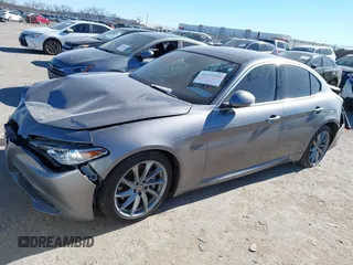 2018 Alfa Romeo Giulia with VIN ZARFAEBN0J7575095, listed as a IAAI auction lot 41257535 with 1 mi miles. Bid and sale history available at carsss.com. Image 2.