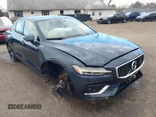 2019 Volvo S60 Inscription with VIN 7JRA22TL3KG002319, listed as a IAAI auction lot 40992140 with 44,095 mi miles. Bid and sale history available at carsss.com. Image 6.