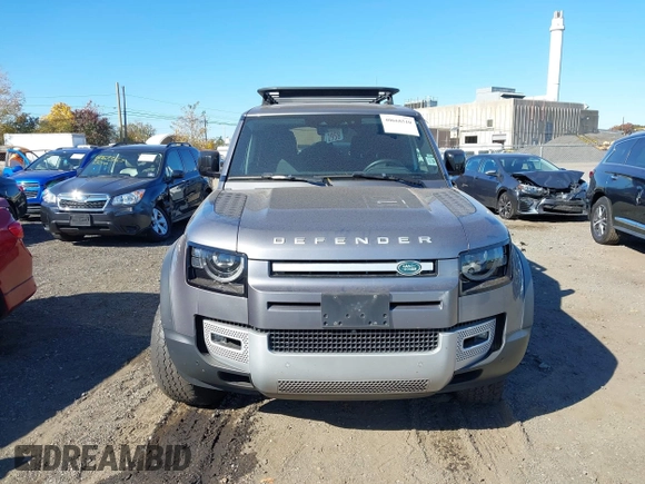 2022 Land Rover Defender S z VIN SALEJ7RX4N2097686, wystawiony jako IAAI lot #40668510 z przebiegiem 55 966 mil mil oraz . Historia ofert i sprzedaży dostępna na DreamBid. Obrazek 12.