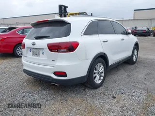 2019 Kia Sorento LX with VIN 5XYPG4A37KG524608, listed as a IAAI auction lot 41824210 with 103,228 mi miles. Bid and sale history available at carsss.com. Image 4.