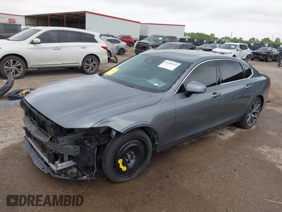 2018 Volvo S90 Momentum z VIN LVY982AK1JP025728, wystawiony jako IAAI lot #41930159 z przebiegiem 80 056 mil mil oraz . Historia ofert i sprzedaży dostępna na DreamBid. Obrazek 18.