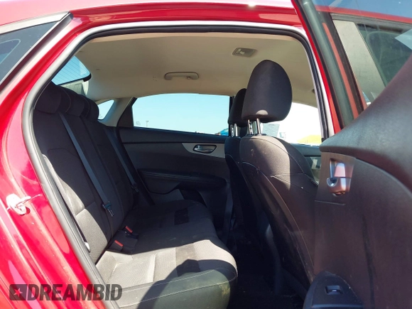 2020 Kia Forte LXS z VIN 3KPF24AD2LE248291, wystawiony jako IAAI lot #42084121 z przebiegiem 58 169 mil mil oraz . Historia ofert i sprzedaży dostępna na DreamBid. Obrazek 8.