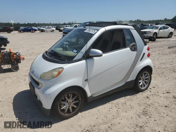 2009 Smart fortwo Passion z VIN WMEEK31X99K257464, wystawiony jako Copart lot #55807575 z przebiegiem 49 851 mil mil oraz Tytuł czysty. Historia ofert i sprzedaży dostępna na DreamBid. Obrazek 1.