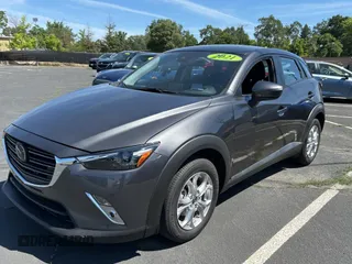 2021 Mazda CX-3 Sport z VIN JM1DKDB72M1505132, wystawiony jako Copart lot #56710285 z przebiegiem 21 692 mil mil oraz Szkody całkowita. Historia ofert i sprzedaży dostępna na DreamBid. Obrazek 2.
