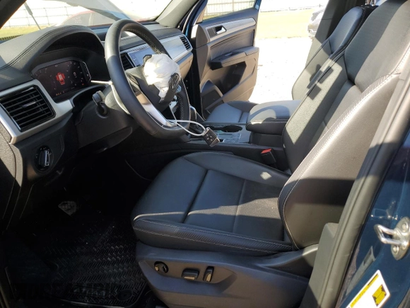 2023 Volkswagen Atlas SE with VIN 1V2WE2CAXPC206364, listed as a Copart auction lot 74216144 with 14,977 mi miles and Salvage title. Bid and sale history available at DreamBid. Image 7.