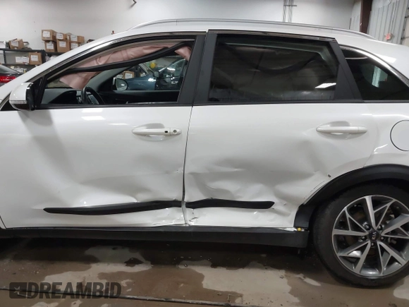 2021 Kia Niro Touring with VIN KNDCC3LC3M5463514, listed as a IAAI auction lot 41564596 with 29,063 mi miles. Bid and sale history available at carsss.com. Image 6.