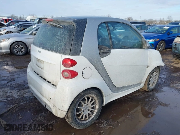 2013 Smart fortwo Pure with VIN WMEEJ3BA7DK596875, listed as a IAAI auction lot 41601623 with 1 mi miles. Bid and sale history available at carsss.com. Image 4.