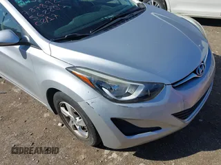 2015 Hyundai Elantra SE z VIN 5NPDH4AE9FH562261, wystawiony jako IAAI lot #41710313 z przebiegiem 74 824 mil mil oraz . Historia ofert i sprzedaży dostępna na DreamBid. Obrazek 6.